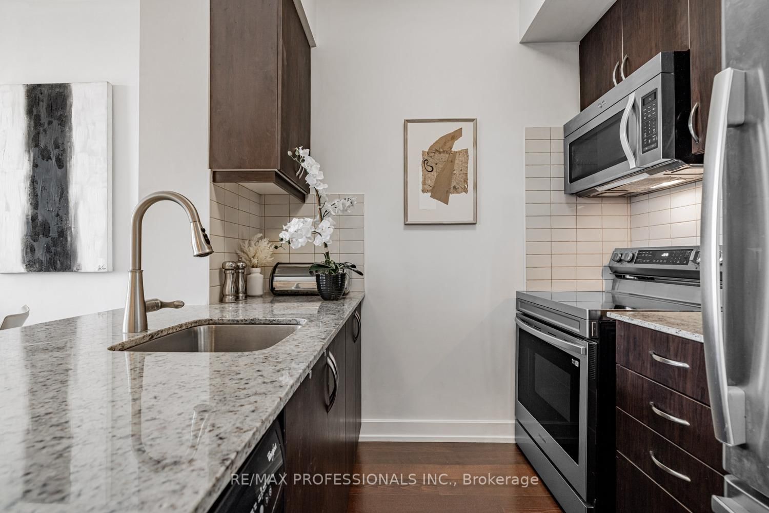 Condo for sale at 205-6 Eva Road, Toronto, Etobicoke West Mall, M9C 0B1 - MLS: W12161264