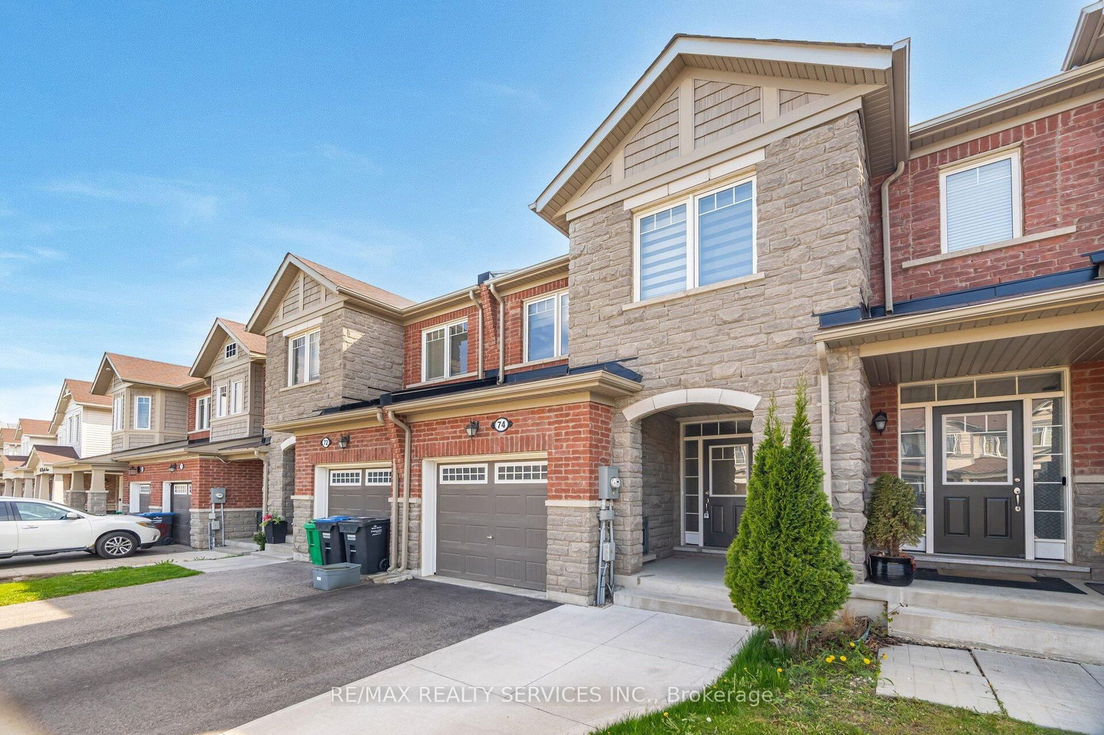 Townhouse for sale at 74 Phyllis Drive, Caledon, Rural Caledon, L7C 4E2 - MLS: W12161281