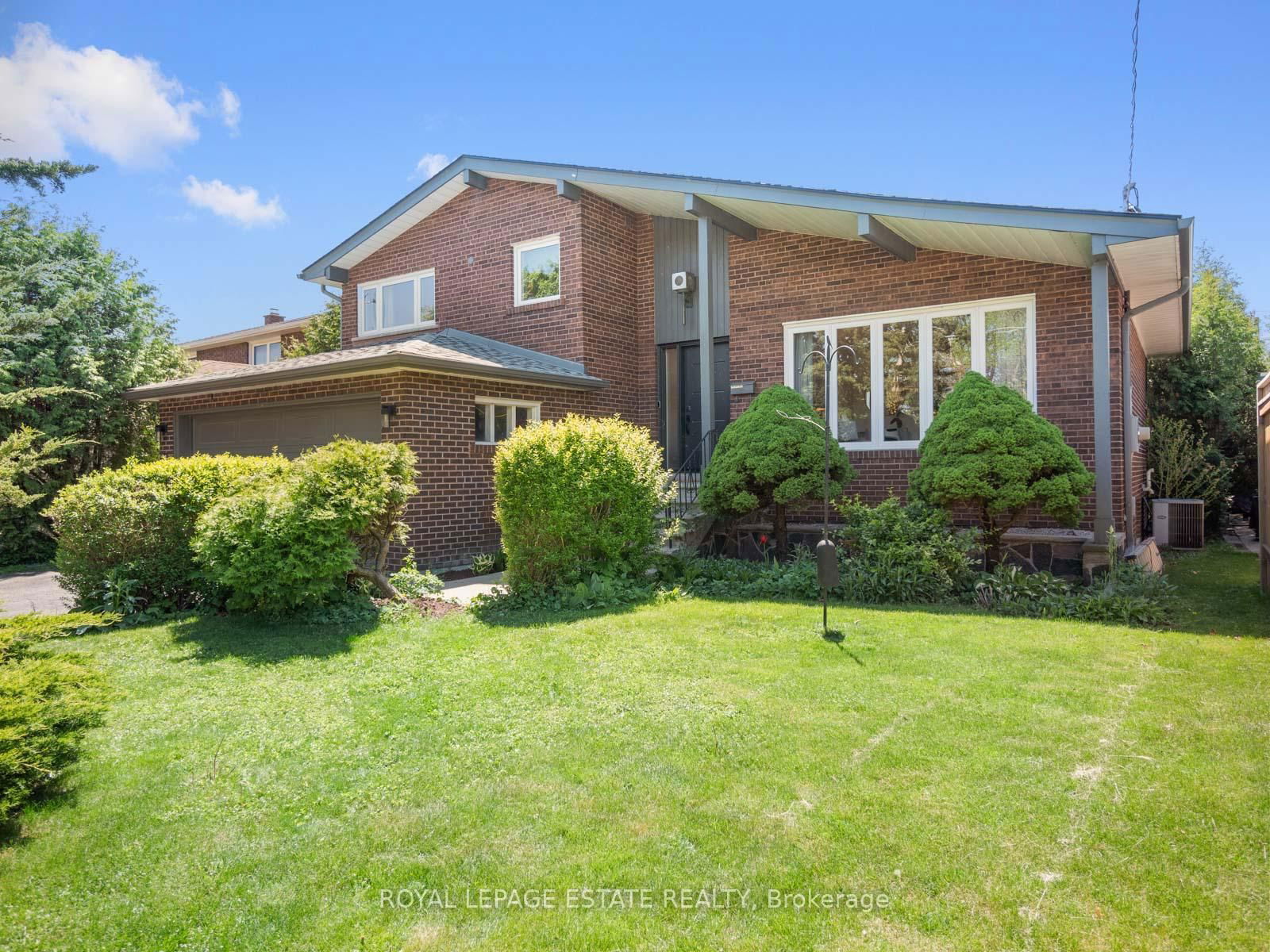 Detached House for sale at 4 Glen Meadow Court, Toronto, Islington-City Centre West, M9B 5B8 - MLS: W12161293