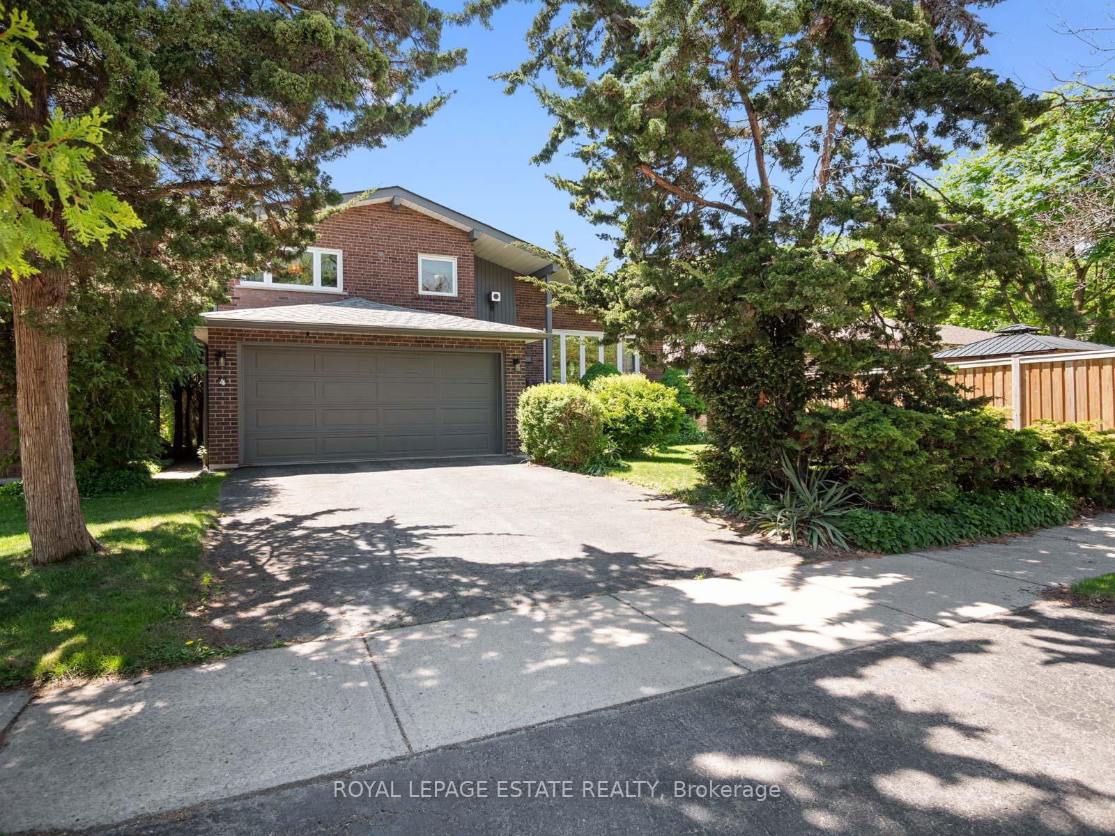 Detached House for sale at 4 Glen Meadow Court, Toronto, Islington-City Centre West, M9B 5B8 - MLS: W12161293