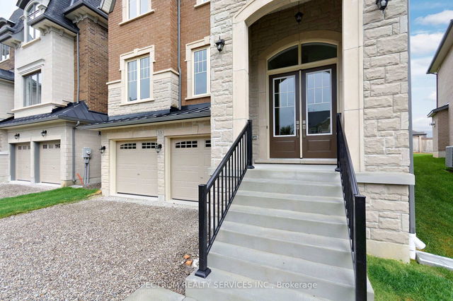15 Swamp Sparrow Court