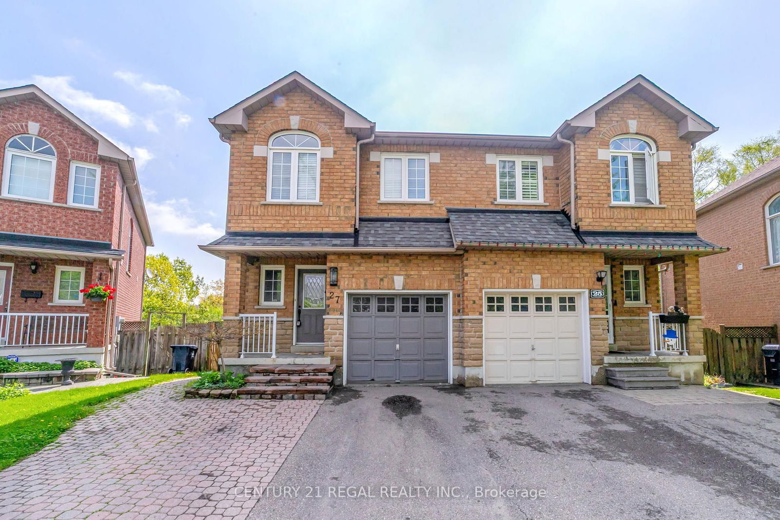 Semi-Detached House for sale at 27 Katrina Court, Toronto, Rustic, M6L 3G3 - MLS: W12161376