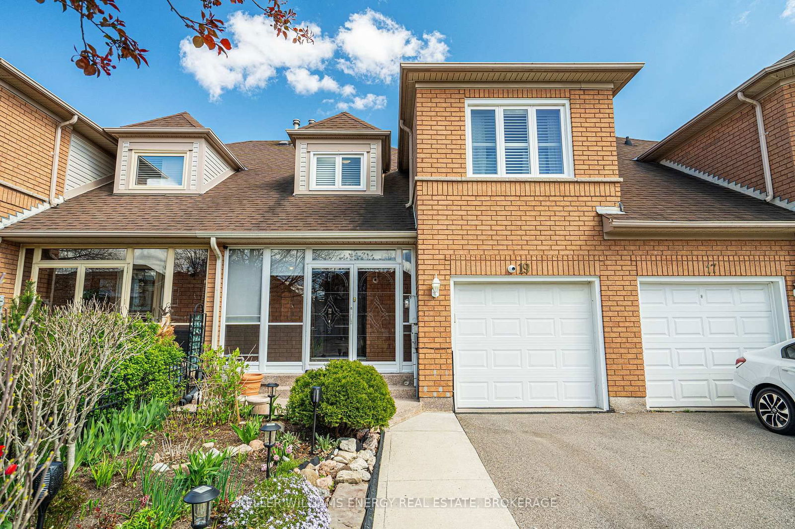 Townhouse for sale at 19 Woodstream Avenue, Brampton, Sandringham-Wellington, L6R 1M7 - MLS: W12161395