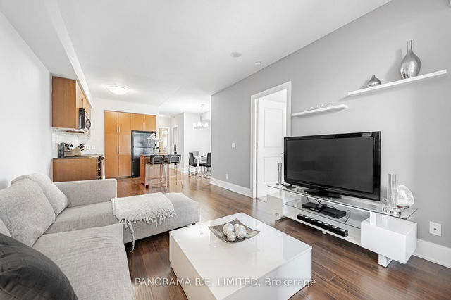 203 - 330 Burnhamthorpe Road