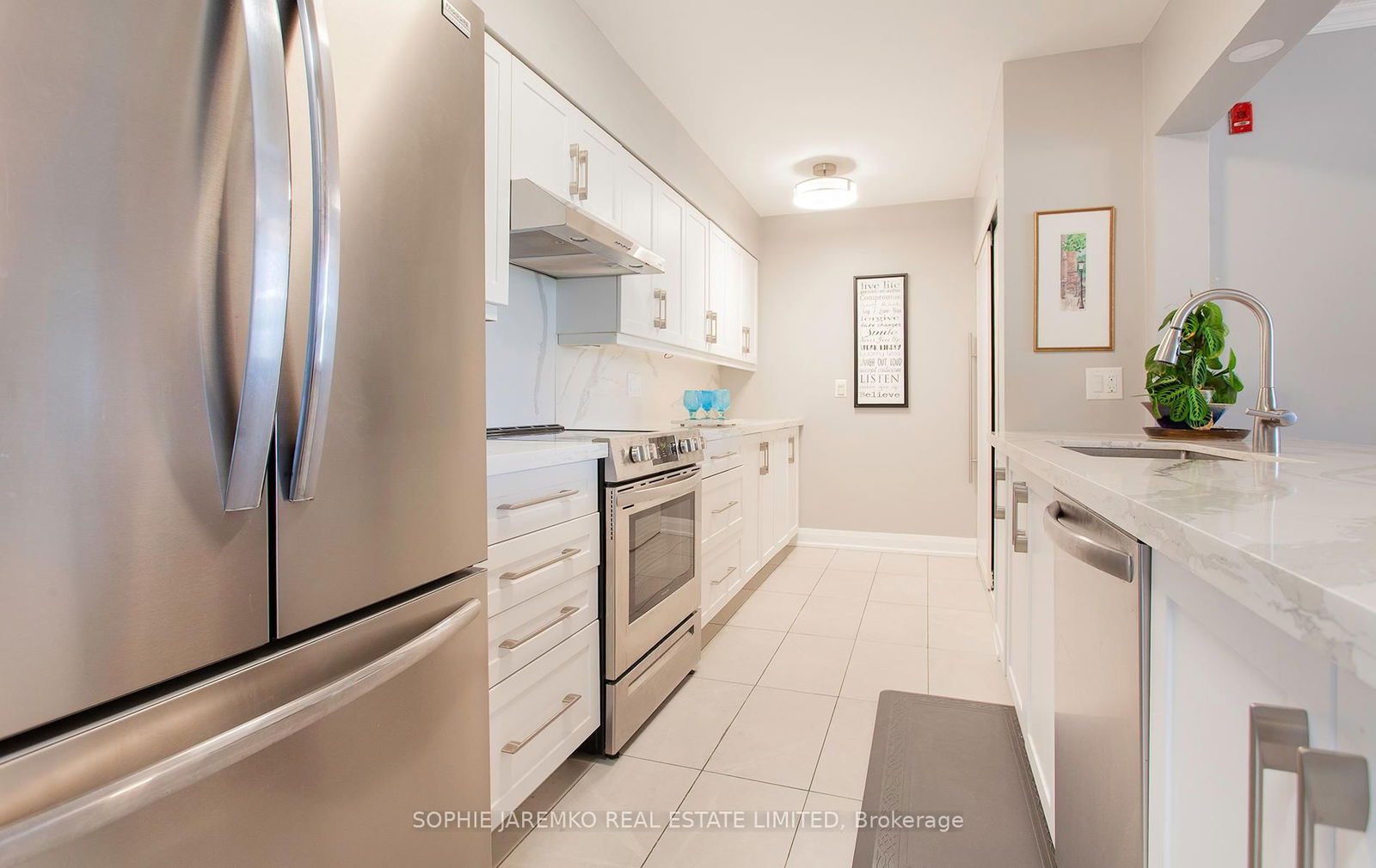 Condo for sale at 538-22 Southport Street, Toronto, High Park-Swansea, M6S 4Y9 - MLS: W12161845