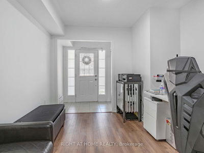 651 Laking Terr, Milton - Clarke image-0-4