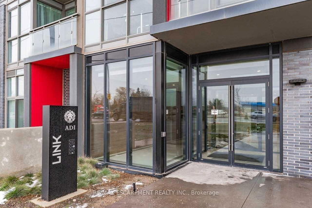 B202 - 5240 DUNDAS Street