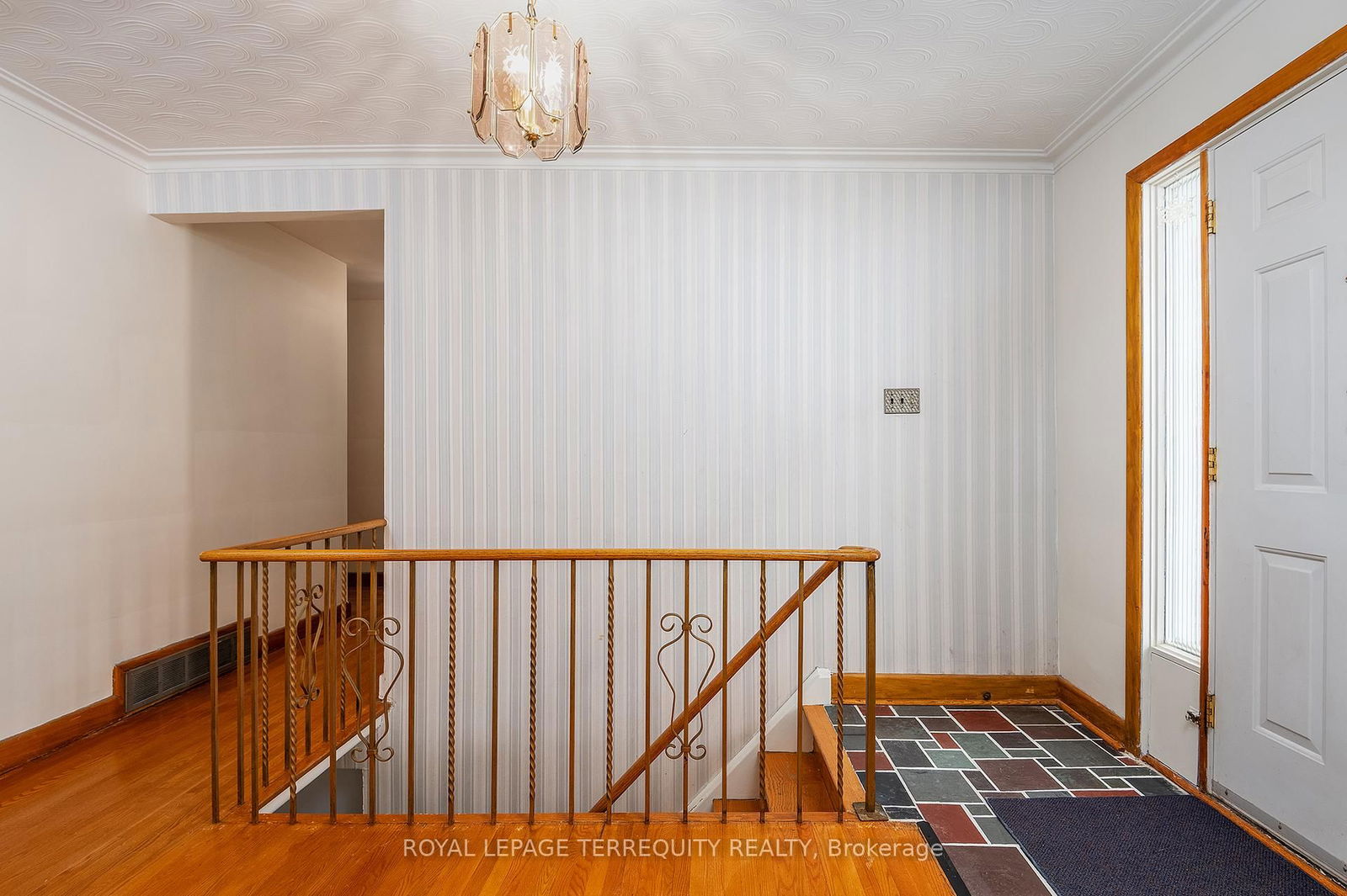 Detached House for sale at 80 Glenaden Avenue, Toronto, Stonegate-Queensway, M8Y 2L3 - MLS: W12162358