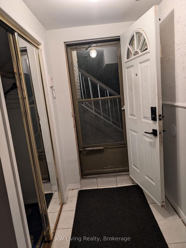 Backsplit - 3362 Delfi Road