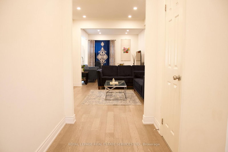 630 Mockridge Terr, Milton, L6T 8W1 | Image 3