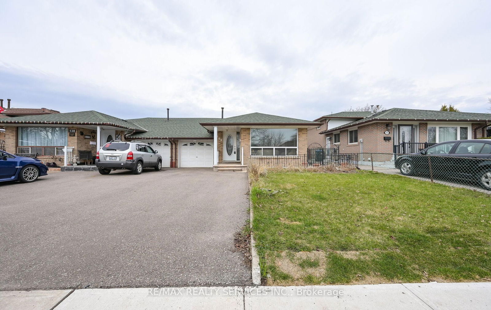 Semi-Detached House for sale at 140 Clarence Street, Brampton, Brampton East, L6W 1S9 - MLS: W12162479