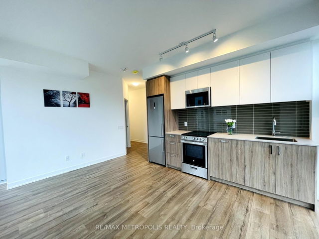 325 - 1787 St Clair Avenue