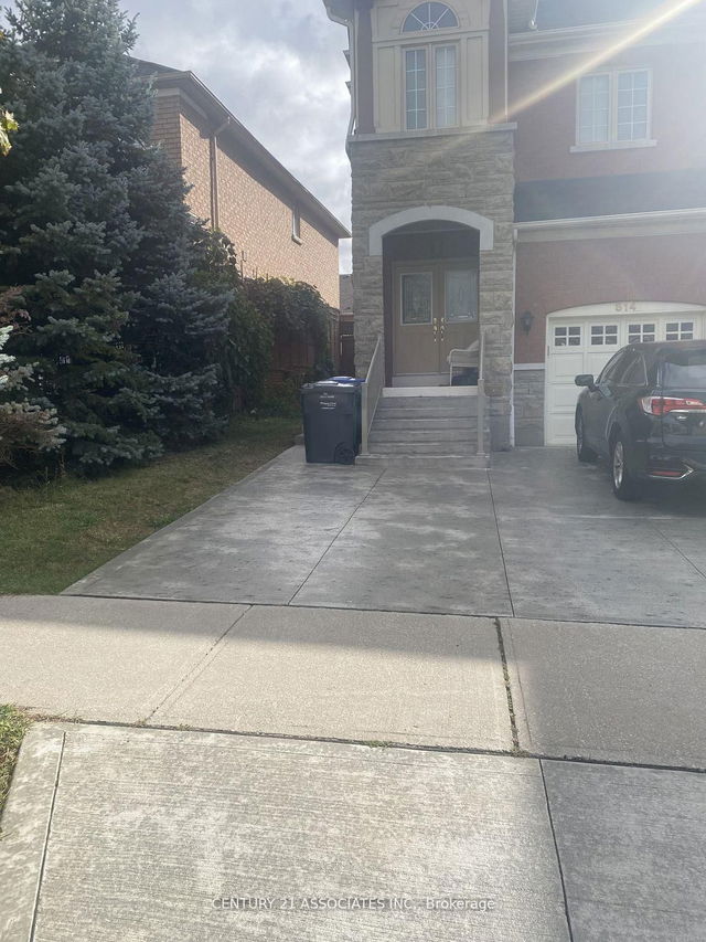 Main & Upper - 814A Othello Court