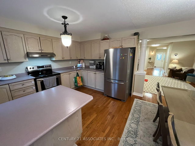 Main & Upper - 814A Othello Court