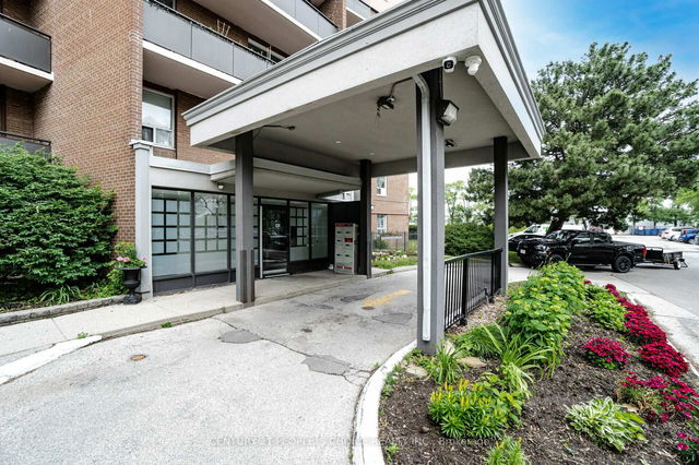205 - 3065 Queen Frederica Drive