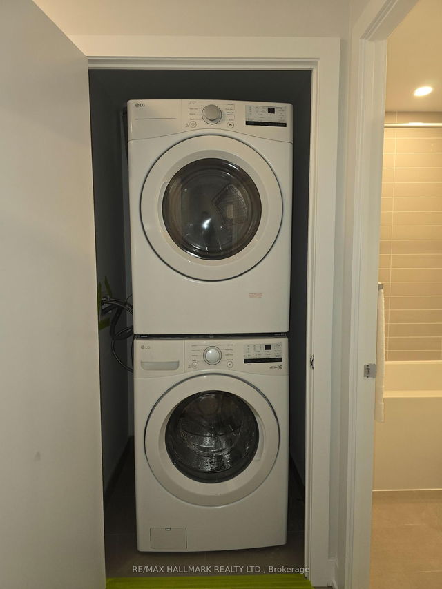 2009 - 430 Square One Drive