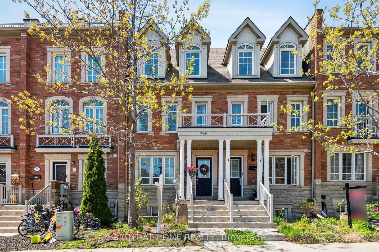 Townhouse for sale at 38 Odoardo Di Santo Circle, Toronto, Downsview-Roding-CFB, M3L 0E7 - MLS: W12162968