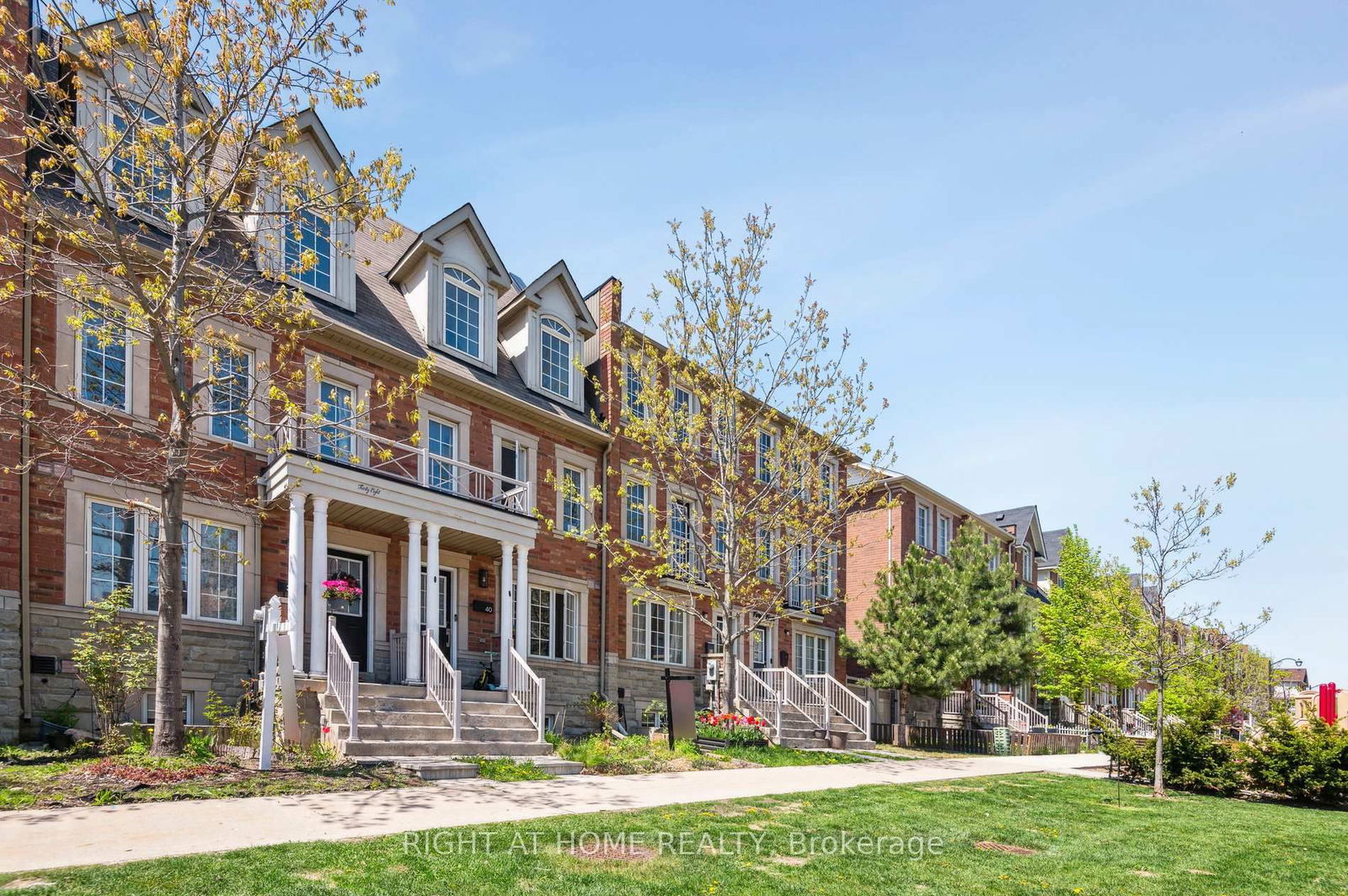Townhouse for sale at 38 Odoardo Di Santo Circle, Toronto, Downsview-Roding-CFB, M3L 0E7 - MLS: W12162968