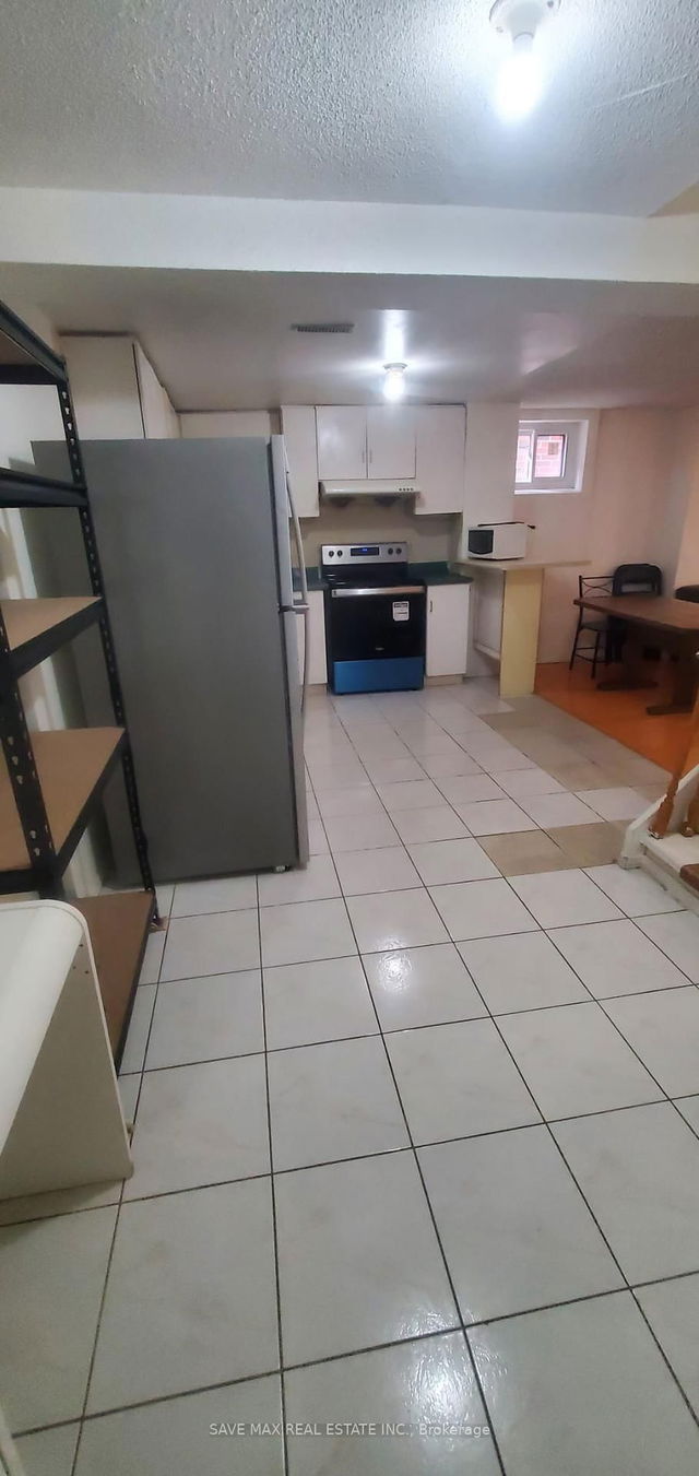 Bsmt - 36 Smithers Crescent
