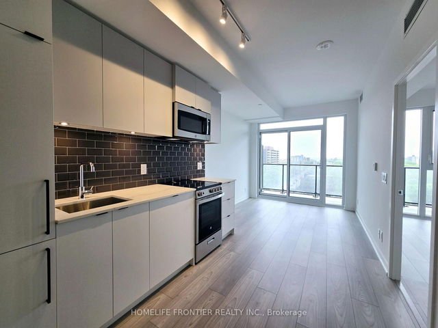 822 - 285 Dufferin Street
