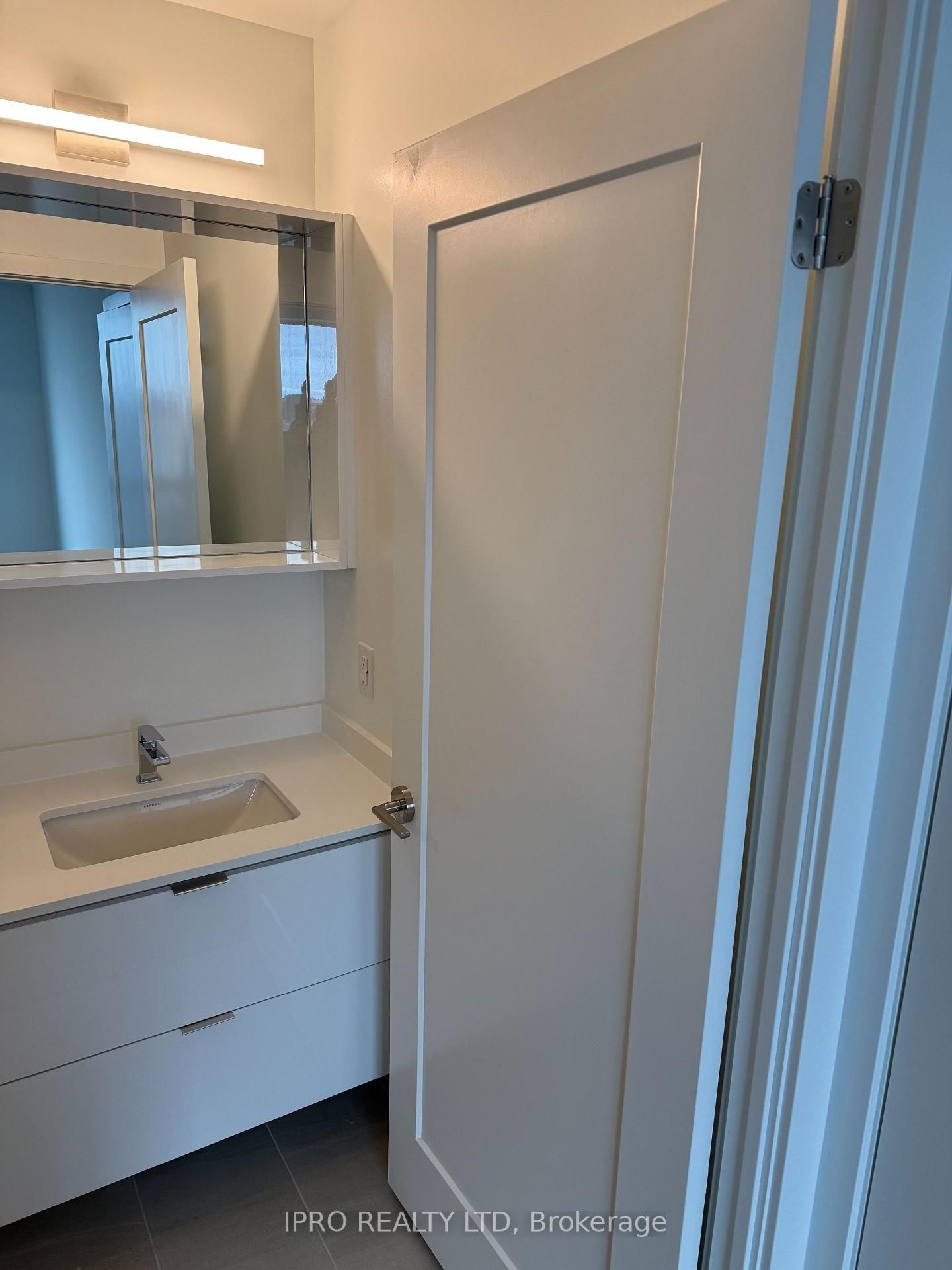 5105 Hurontario Street N, Unit 322 - Photo 10