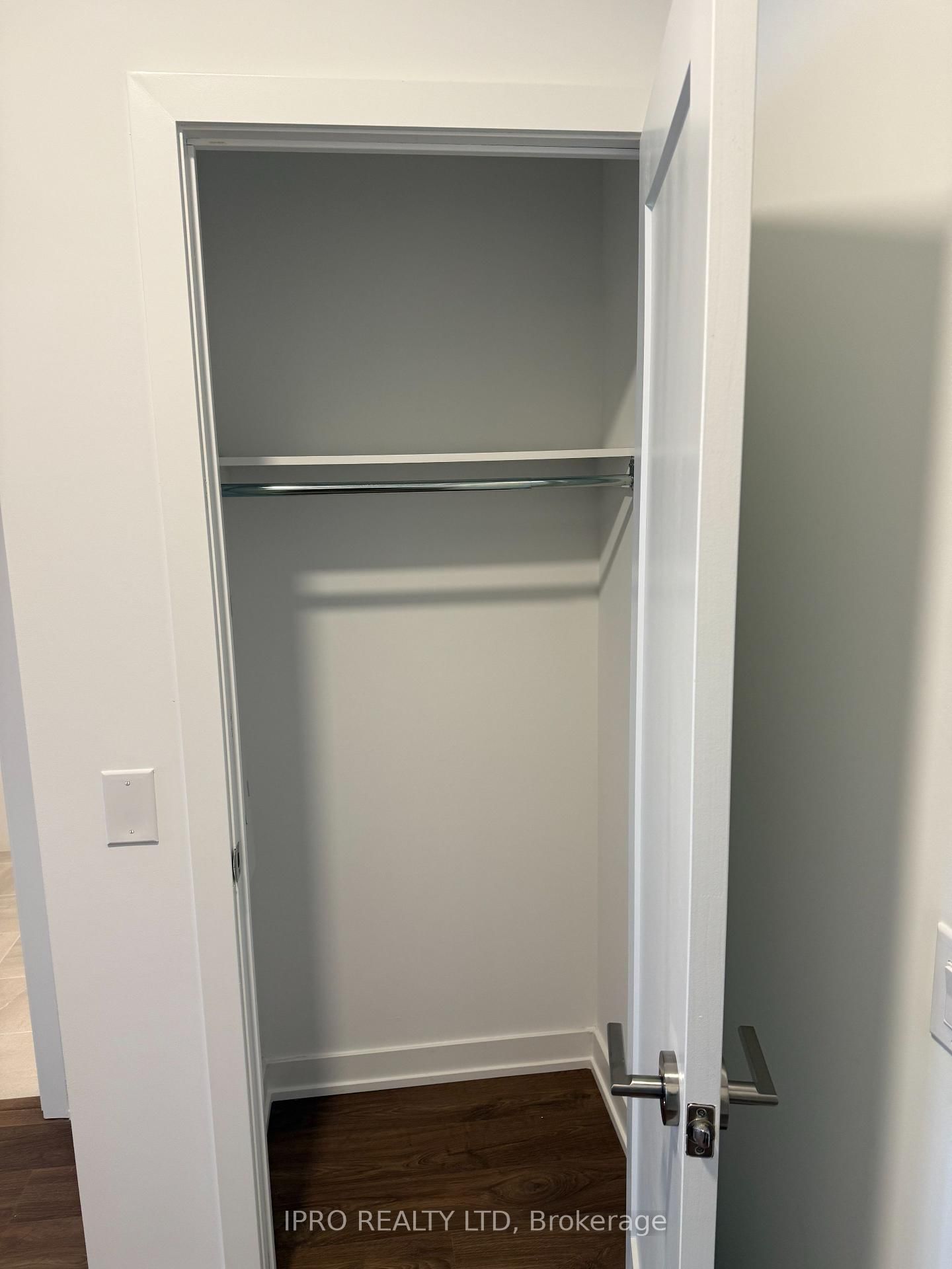 5105 Hurontario Street N, Unit 322 - Photo 8