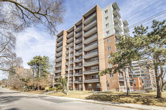 501 - 15 Elizabeth Street N