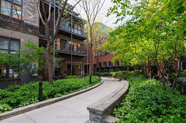 102 - 363 Sorauren Avenue