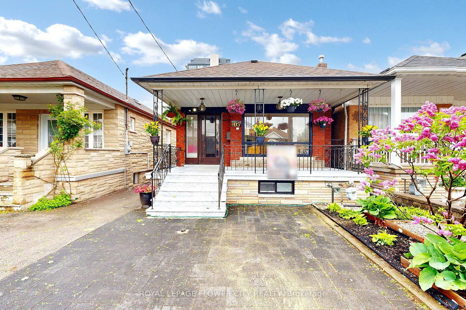 Detached House for sale at 105 Livingstone Avenue, Toronto, Briar Hill-Belgravia, M6E 2L7 - MLS: W12164232