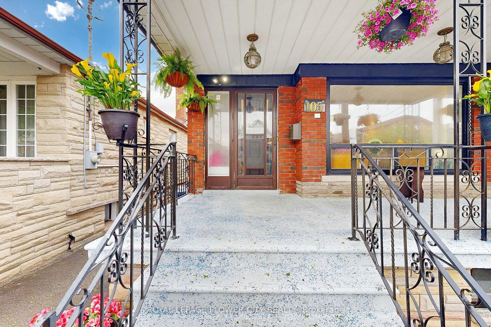 Detached House for sale at 105 Livingstone Avenue, Toronto, Briar Hill-Belgravia, M6E 2L7 - MLS: W12164232