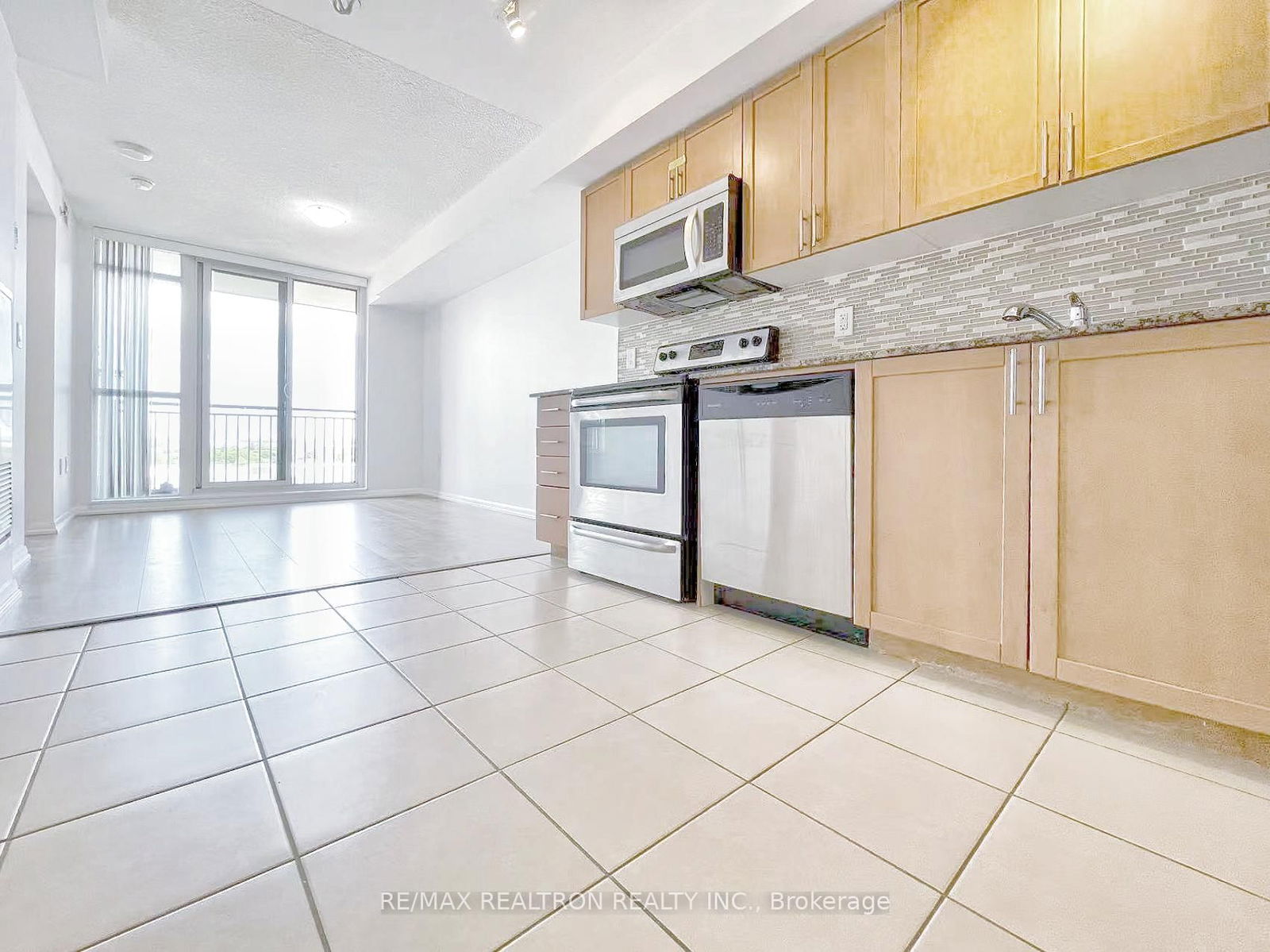 Condo for sale at 1021-800 Lawrence Avenue, Toronto, Yorkdale-Glen Park, M6A 1C3 - MLS: W12164233