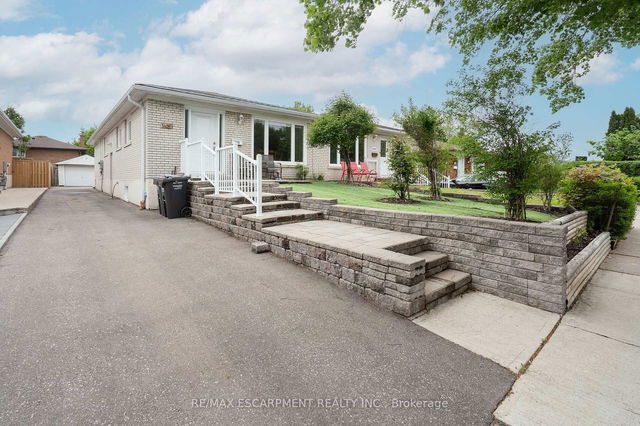 1496 Tyneburn Crescent