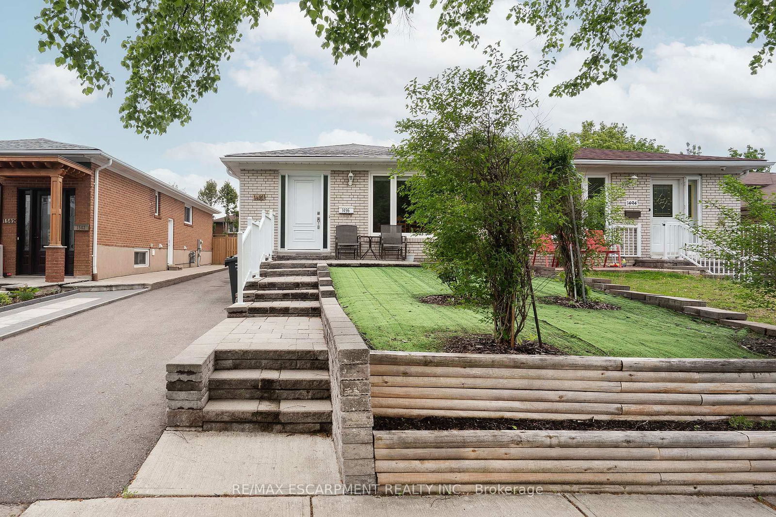 Semi-Detached House for sale at 1496 Tyneburn Crescent, Mississauga, Applewood, L4X 1P9 - MLS: W12164399