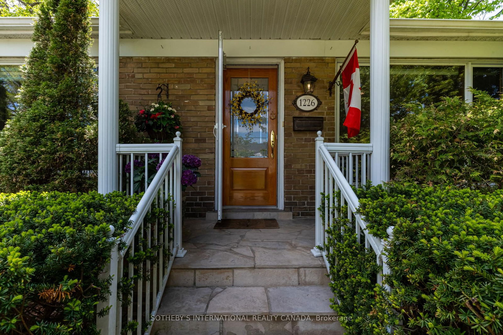 Detached House for sale at 1226 Crossfield Bend, Mississauga, Mineola, L5G 3P2 - MLS: W12164510