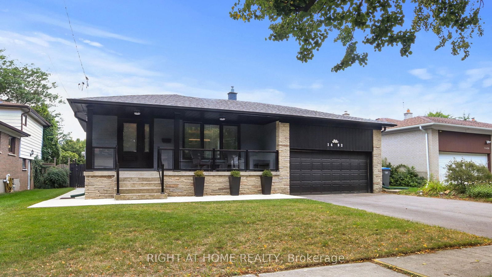 Detached House for sale at 1492 Agnew Road, Mississauga, Clarkson, L5J 3G9 - MLS: W12164604
