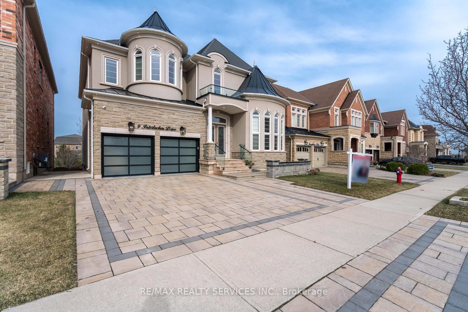 Detached House for sale at 9 Interlacken Drive, Brampton, Credit Valley, L6X 0Y1 - MLS: W12164646