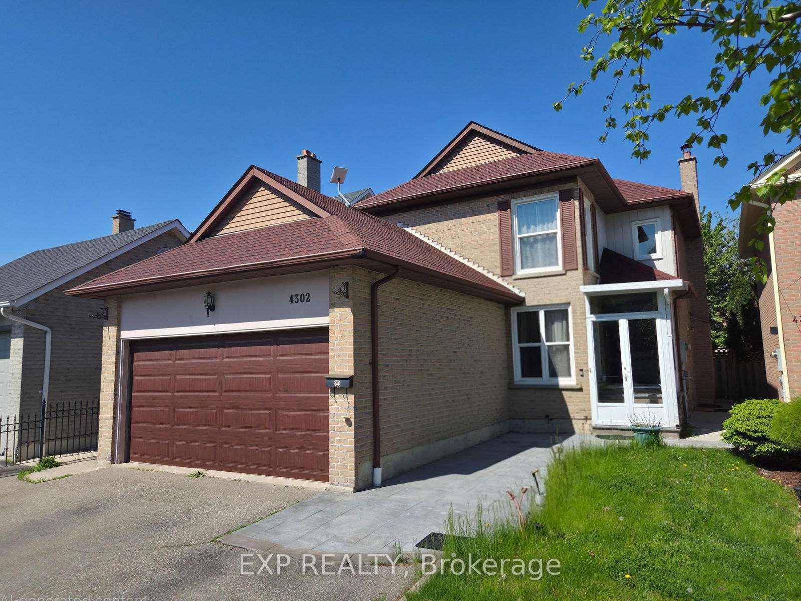 Detached House for sale at 4302 Mayflower Drive, Mississauga, Hurontario, L5R 1T7 - MLS: W12164819