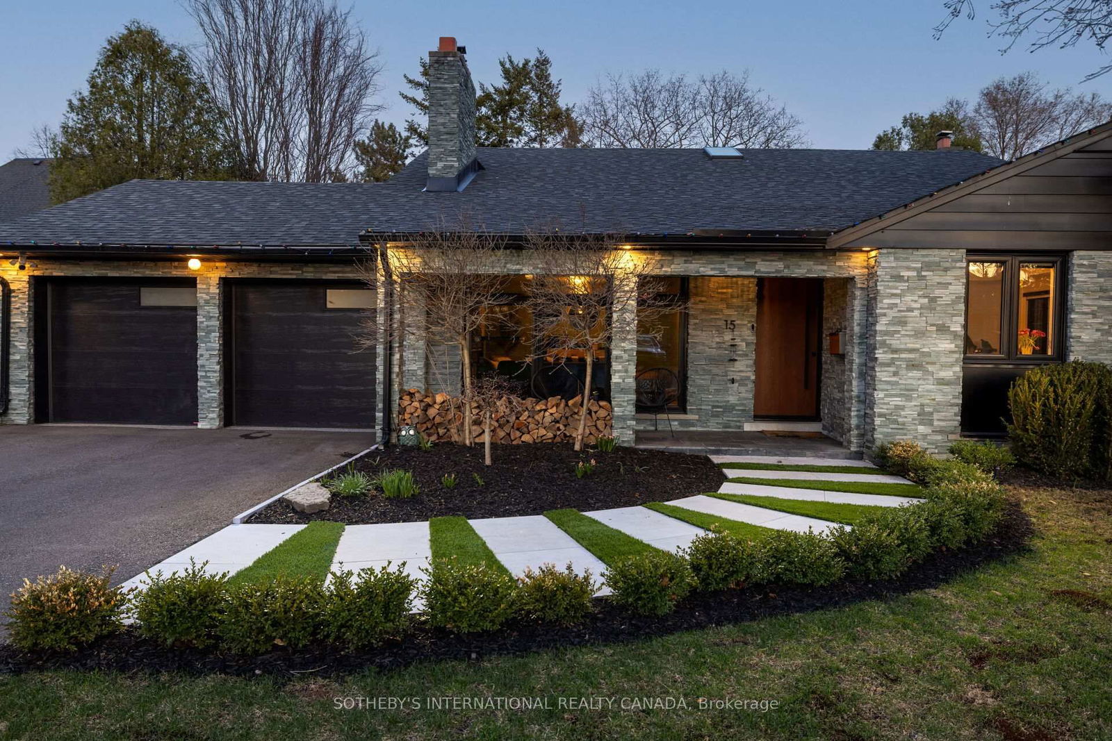 Detached House for sale at 15 Ravensbourne Crescent, Toronto, Princess-Rosethorn, M9A 2A7 - MLS: W12164906