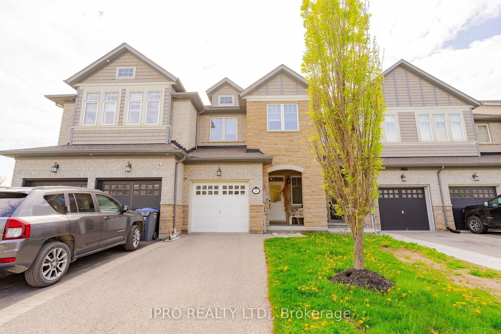 Townhouse for sale at 5 Stowmarket Street, Caledon, Rural Caledon, L7C 3Y5 - MLS: W12164932