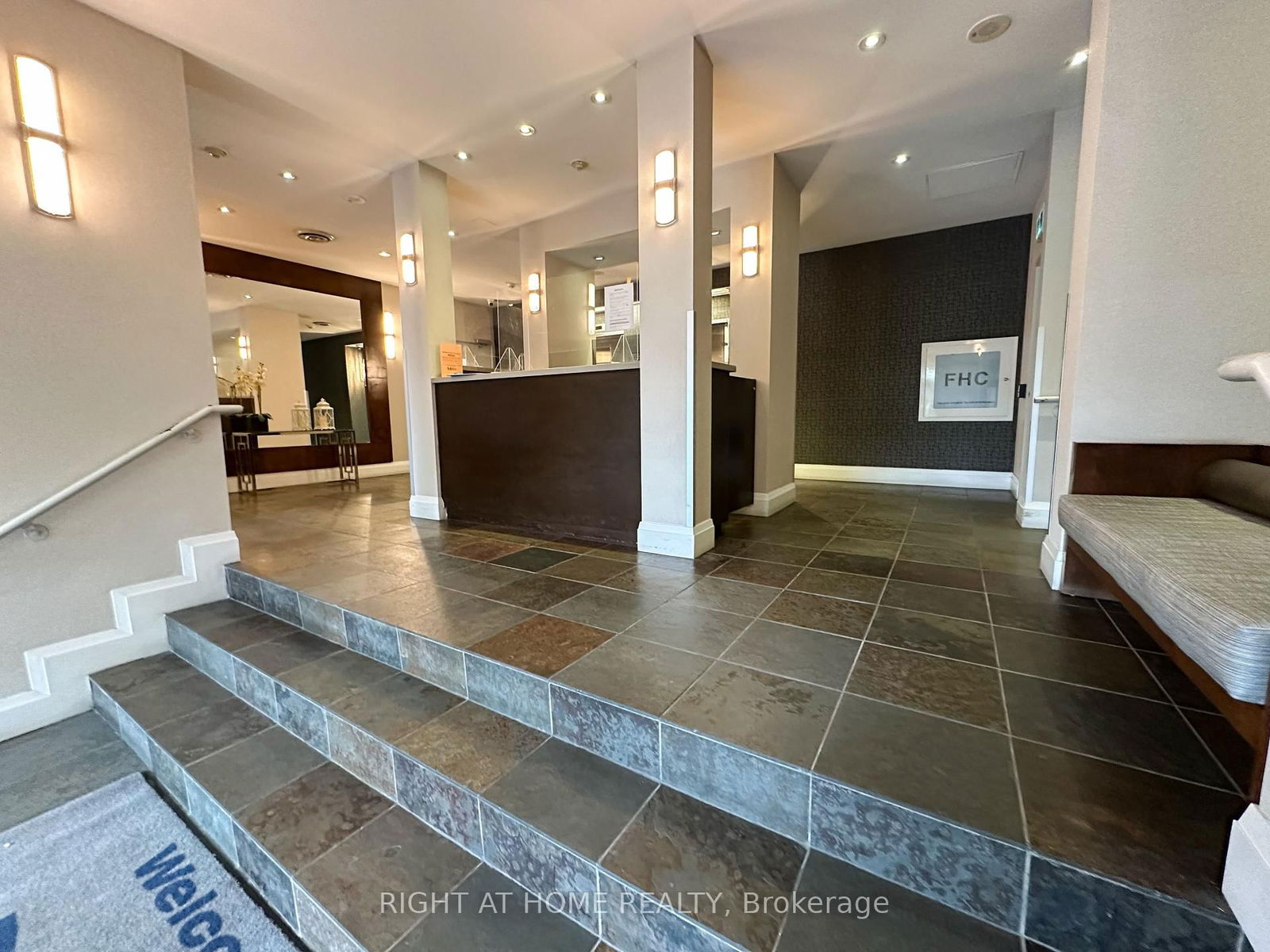 Condo for sale at 702-2088 Lawrence Avenue, Toronto, Weston, M9N 3Z9 - MLS: W12165412