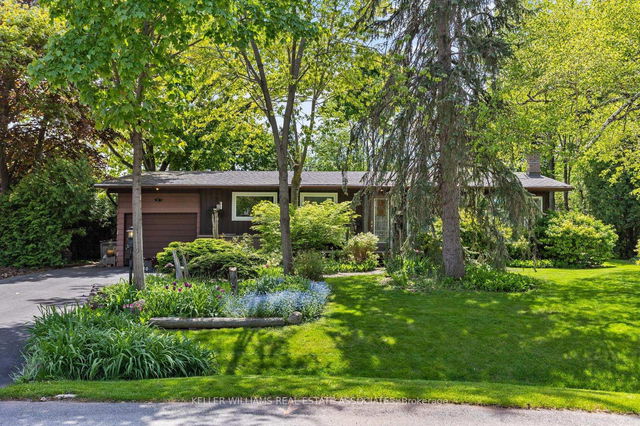 1330 Langdale Crescent