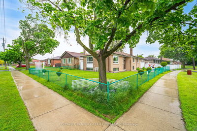 35 Guiness Ave, Toronto - West Humber-Clairville image-0-1