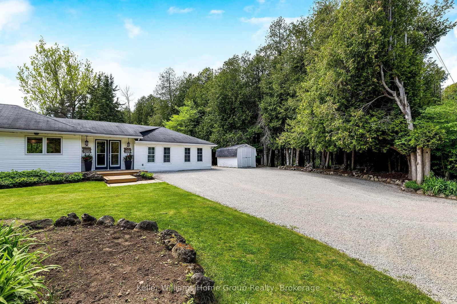 Detached House for sale at 11170 Fifth Line, Milton, Rural Nassagaweya, N0B 2K0 - MLS: W12165871