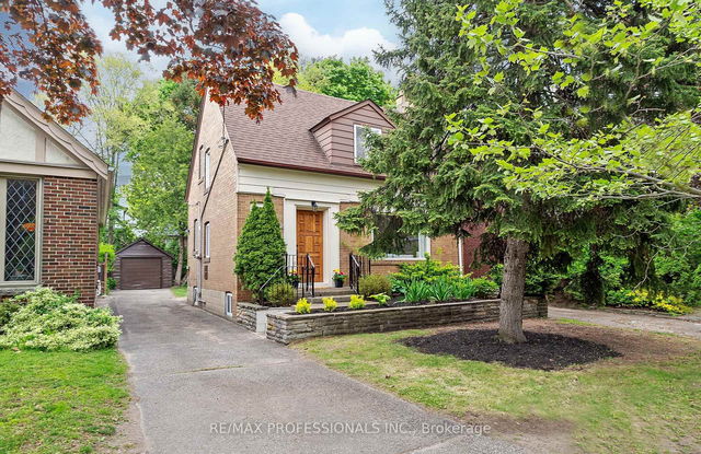 875 Royal York Road