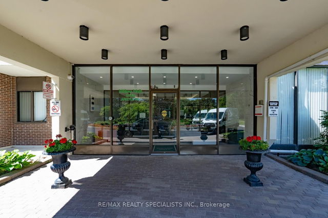 802 - 2556 Argyle Road