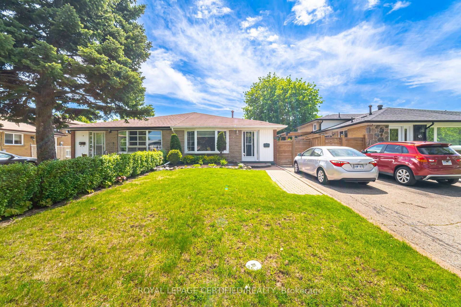 Semi-Detached House for sale at 43 Grange Drive, Brampton, Northwood Park, L6X 2H1 - MLS: W12166285