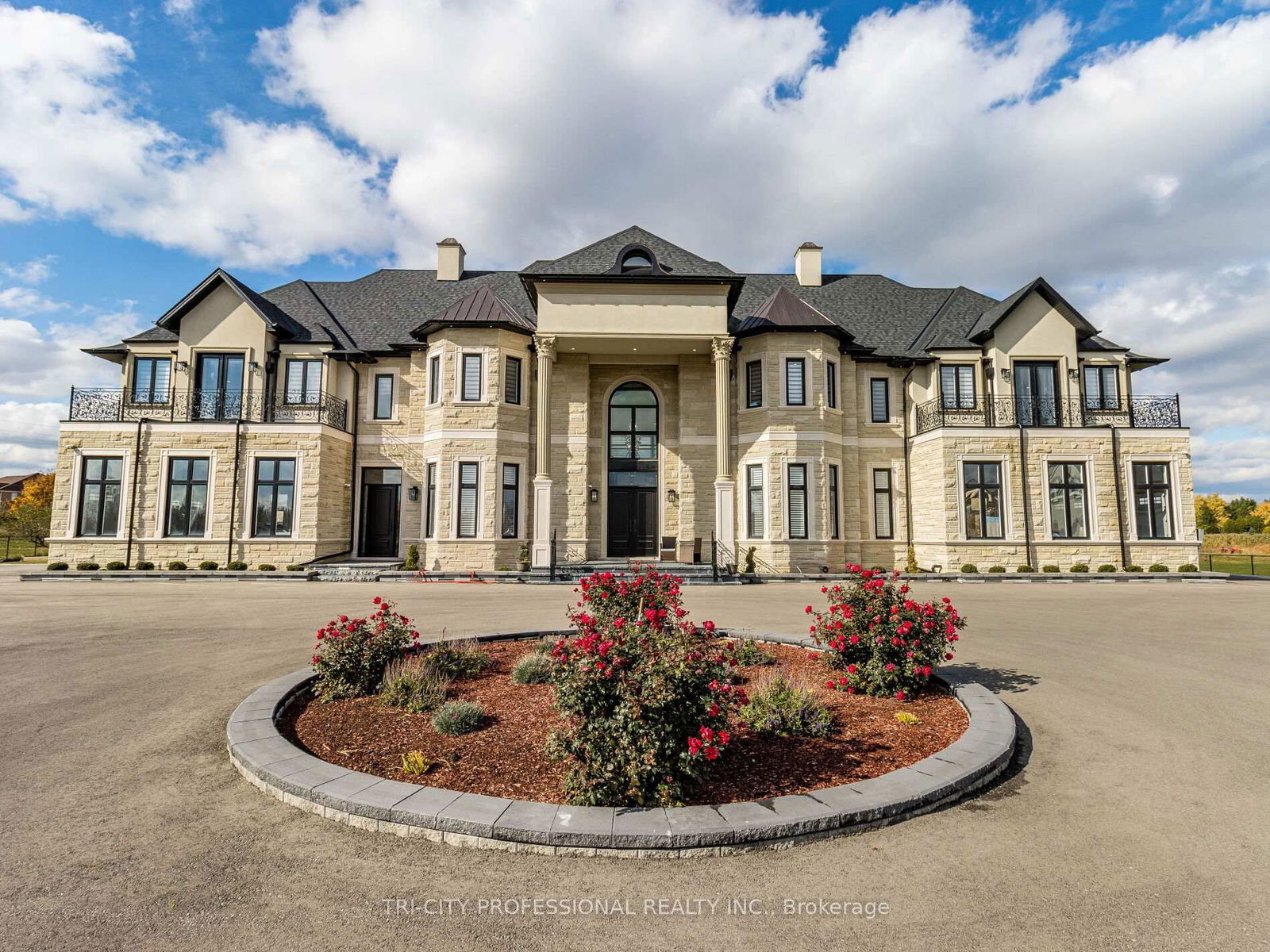 Detached House for sale at 27 Morris Court, Brampton, Toronto Gore Rural Estate, L6P 0G7 - MLS: W12166305