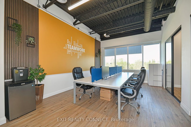 209 - 3485 Rebecca St, Oakville, L6L 6X9 | Image 2