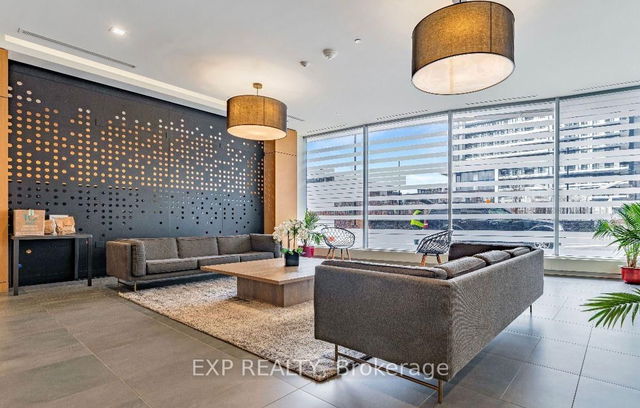 617 - 2520 Eglinton Avenue