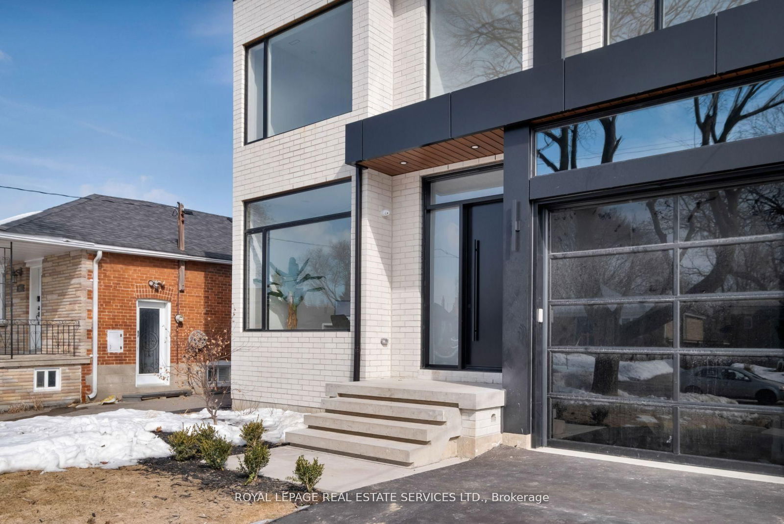 Detached House for sale at 263 Thirtieth Street, Toronto, Alderwood, M8W 3E2 - MLS: W12166473